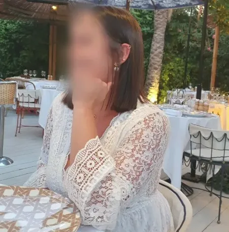 Amira, 31
