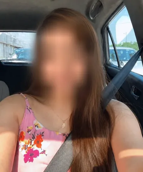 Julia, 35