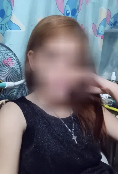 Pauline, 32